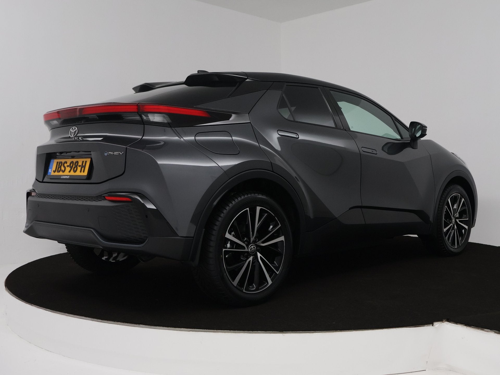 Toyota C-HR 2.0 Plug-in Hybrid 220 Executive | All-season ba, 12 maanden, 4 cilinders, 1625 kg, 1987 cc