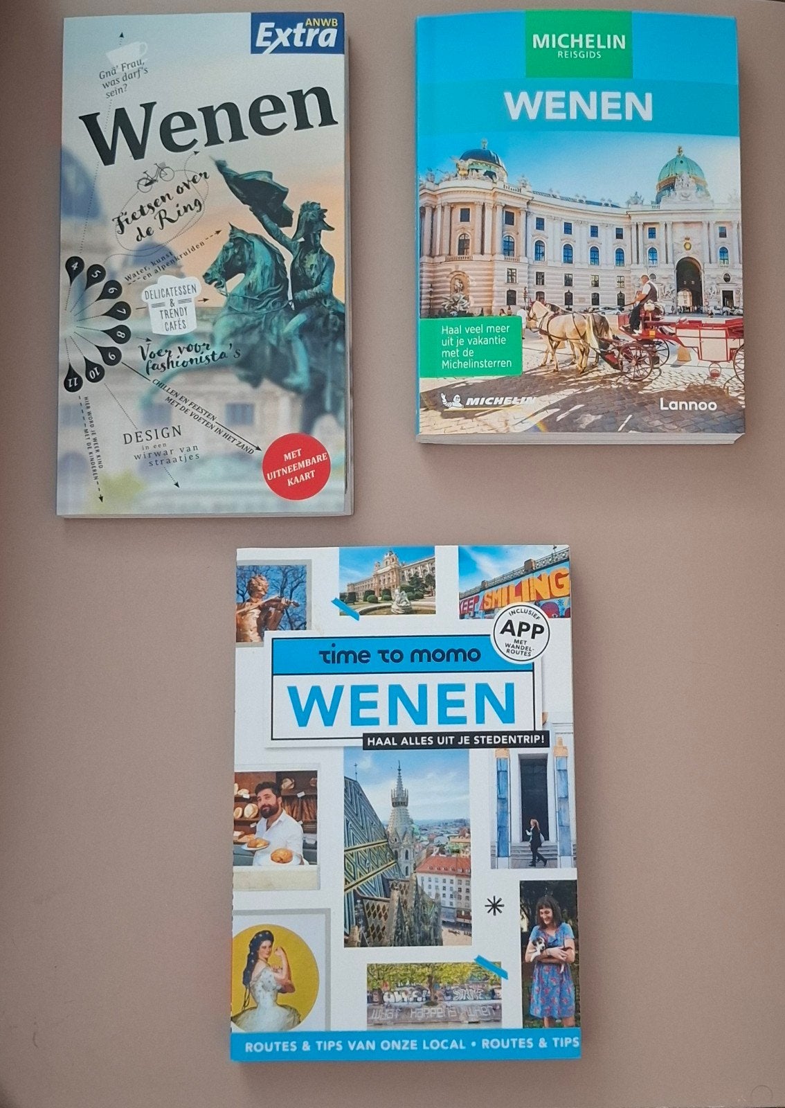 Reisgidsen Wenen: ANWB, Michelin, Time to Momo, Europa, Ophalen of Verzenden, Zo goed als nieuw, Reisgids of -boek