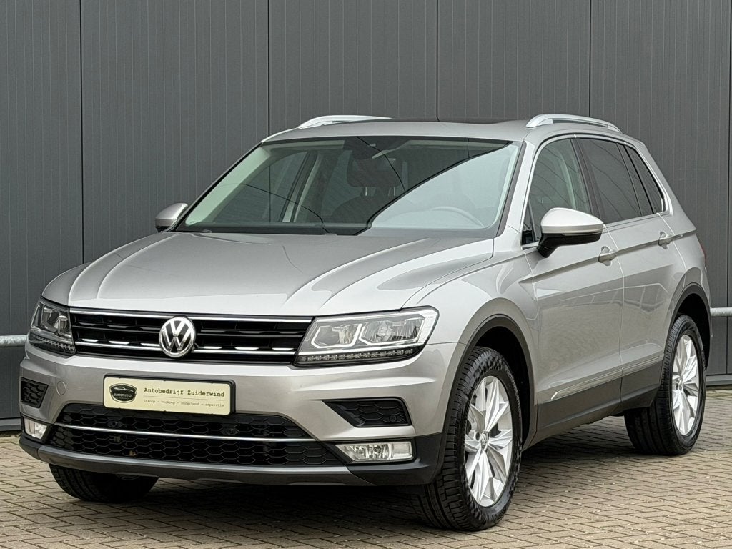 Volkswagen Tiguan 2.0 TSi 180pk Automaat 4Motion Highline, Auto's, Automaat, Zwart, 4 cilinders, 1984 cc