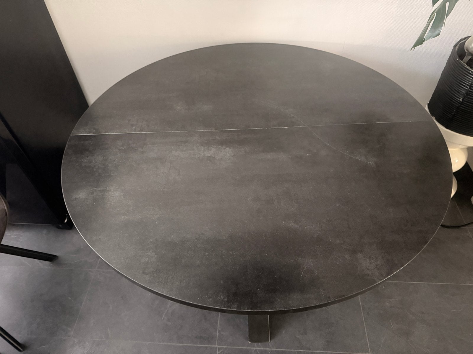Uitschuifbare eettafel met spinpoot - Ovaal/Rond, Gebruikt, 100 tot 150 cm, Ophalen of Verzenden, Vijf personen of meer