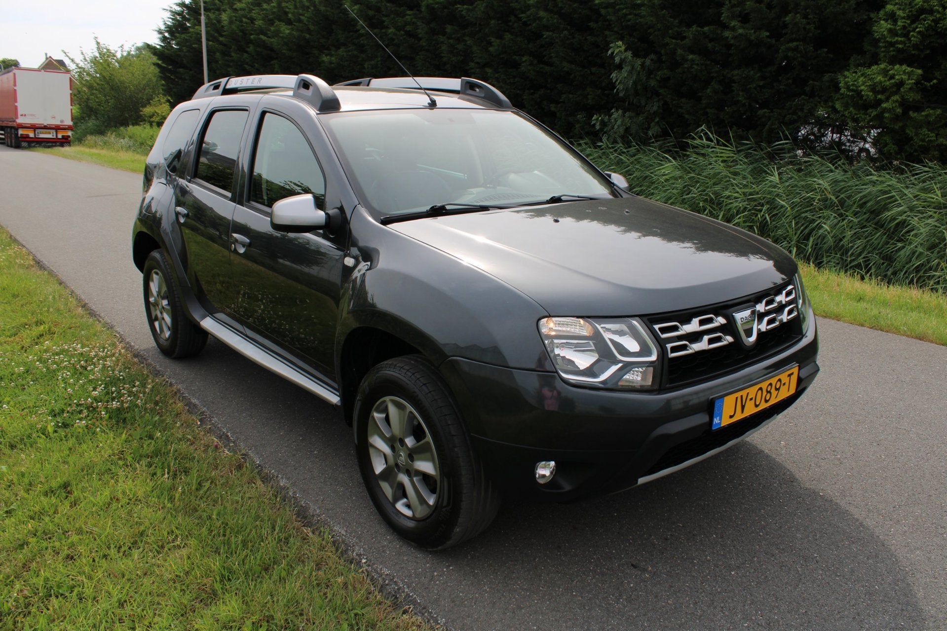Dacia Duster 1.2 TCe 4x2 Prestige met Leder en Navigatie, Auto's, Voorwielaandrijving, Dealer onderhouden, 125 pk, Gebruikt