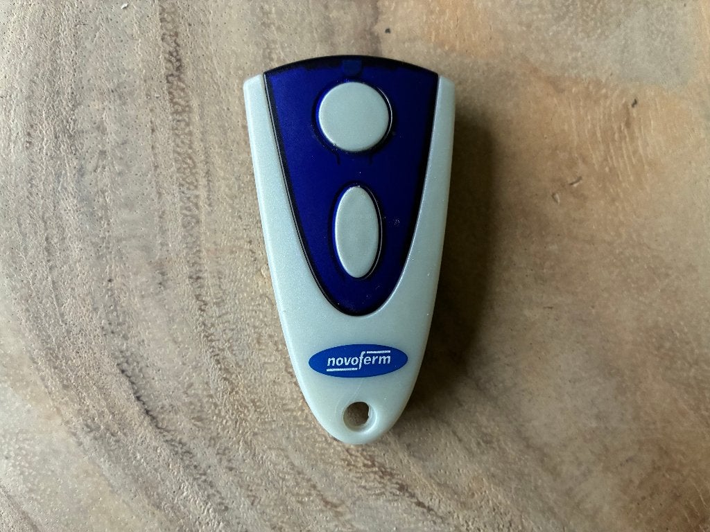 Novotron 502 handzender, Verzenden