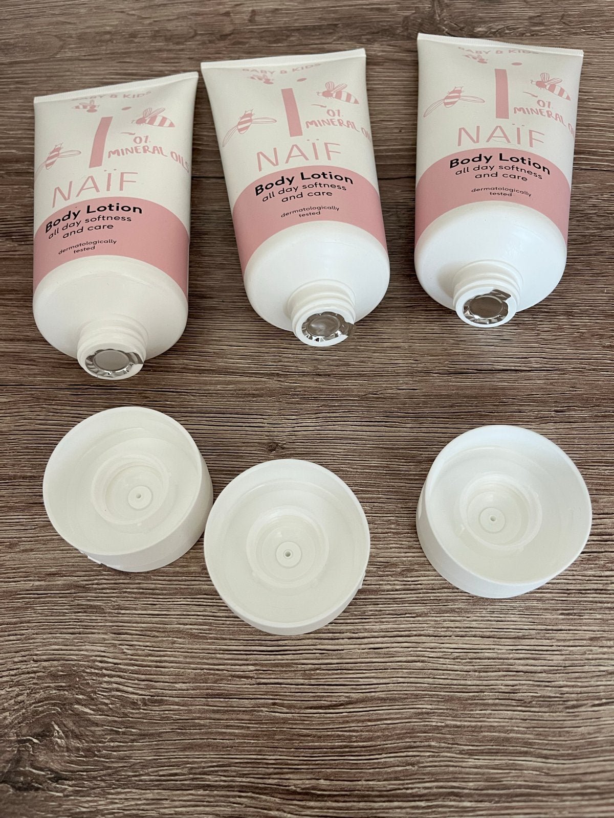 NAÏF Body Lotion Baby & Kids - 3 stuks, Ophalen of Verzenden, Nieuw, Bodylotion, Crème of Olie