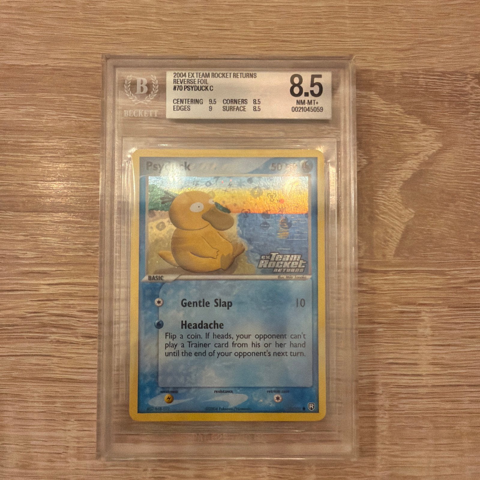 2004 Pokémon EX Psyduck #70 Reverse Holo POP 4 Beckett 8,5, Ophalen of Verzenden, Zo goed als nieuw