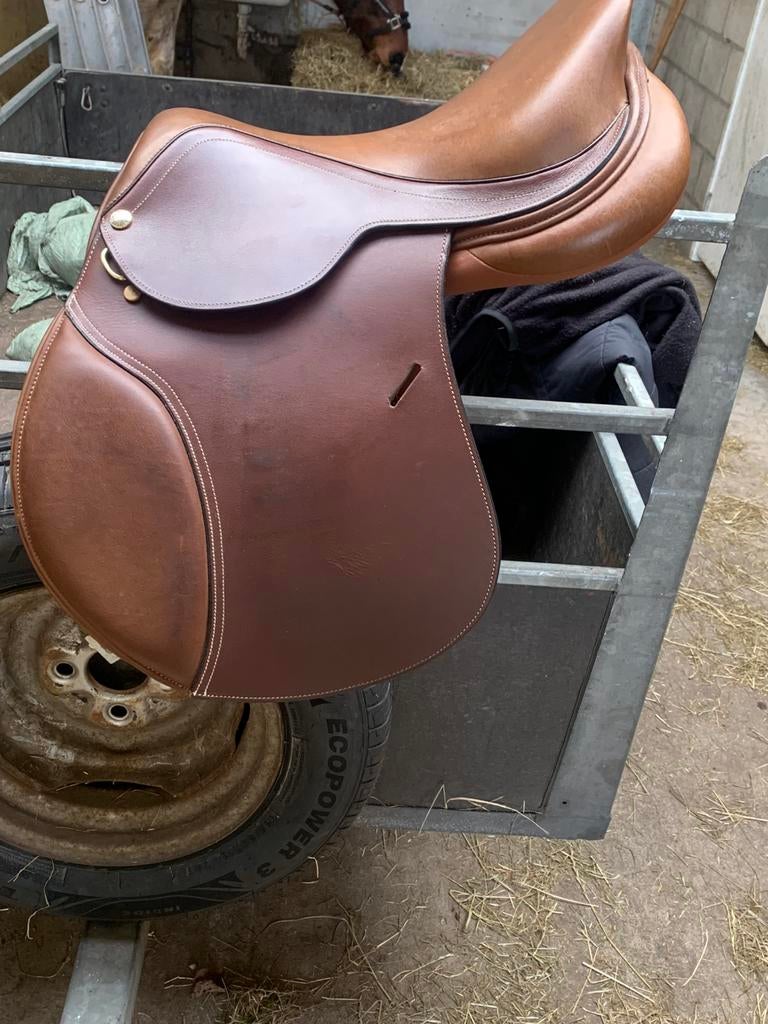 Eric Thomas springzadel 16,5 inch, Dieren en Toebehoren, Paarden en Pony's | Zadels, Ophalen, Zo goed als nieuw, Springen