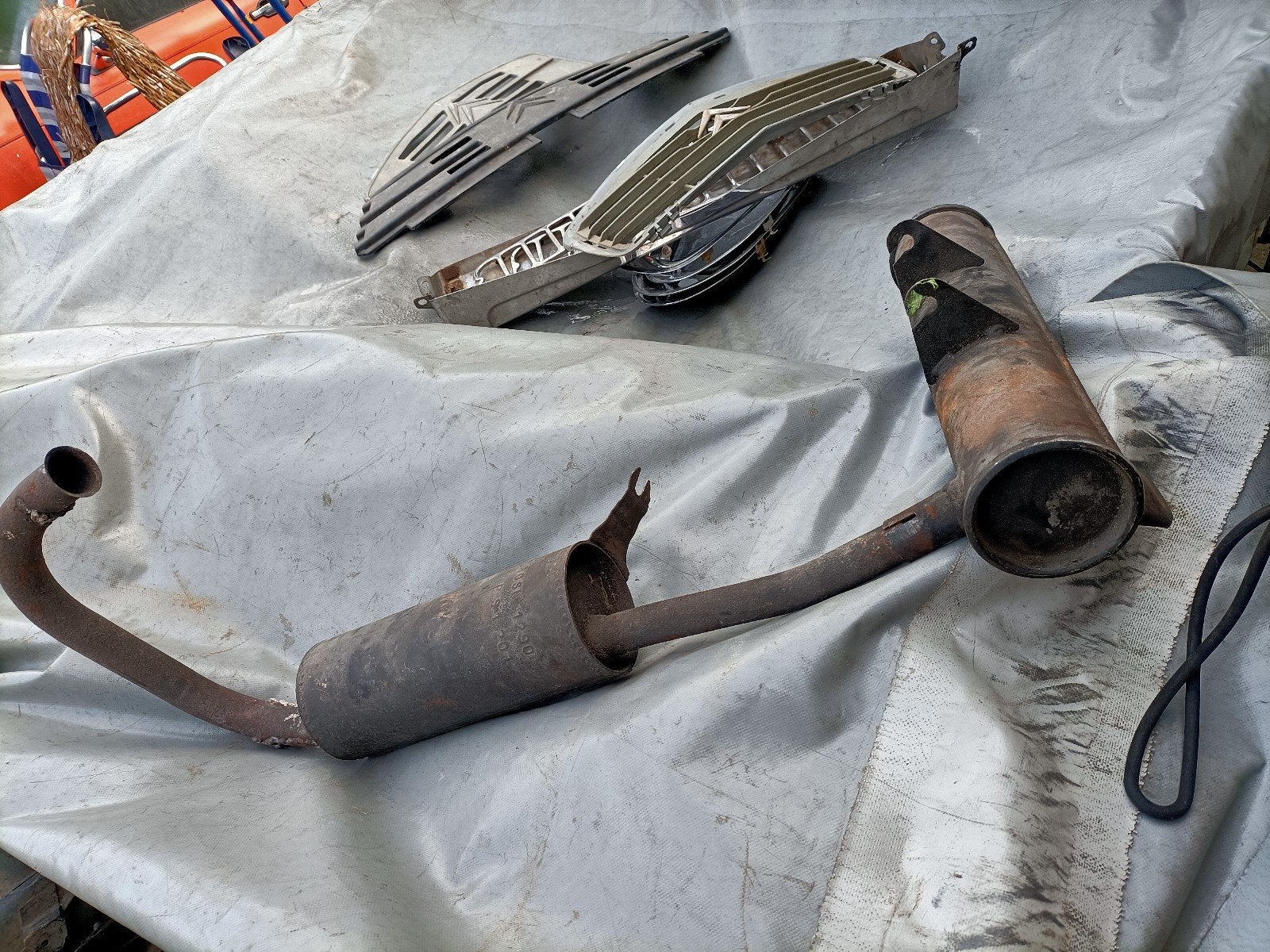 citroen 2cv ribbeleend uitlaat, Ophalen