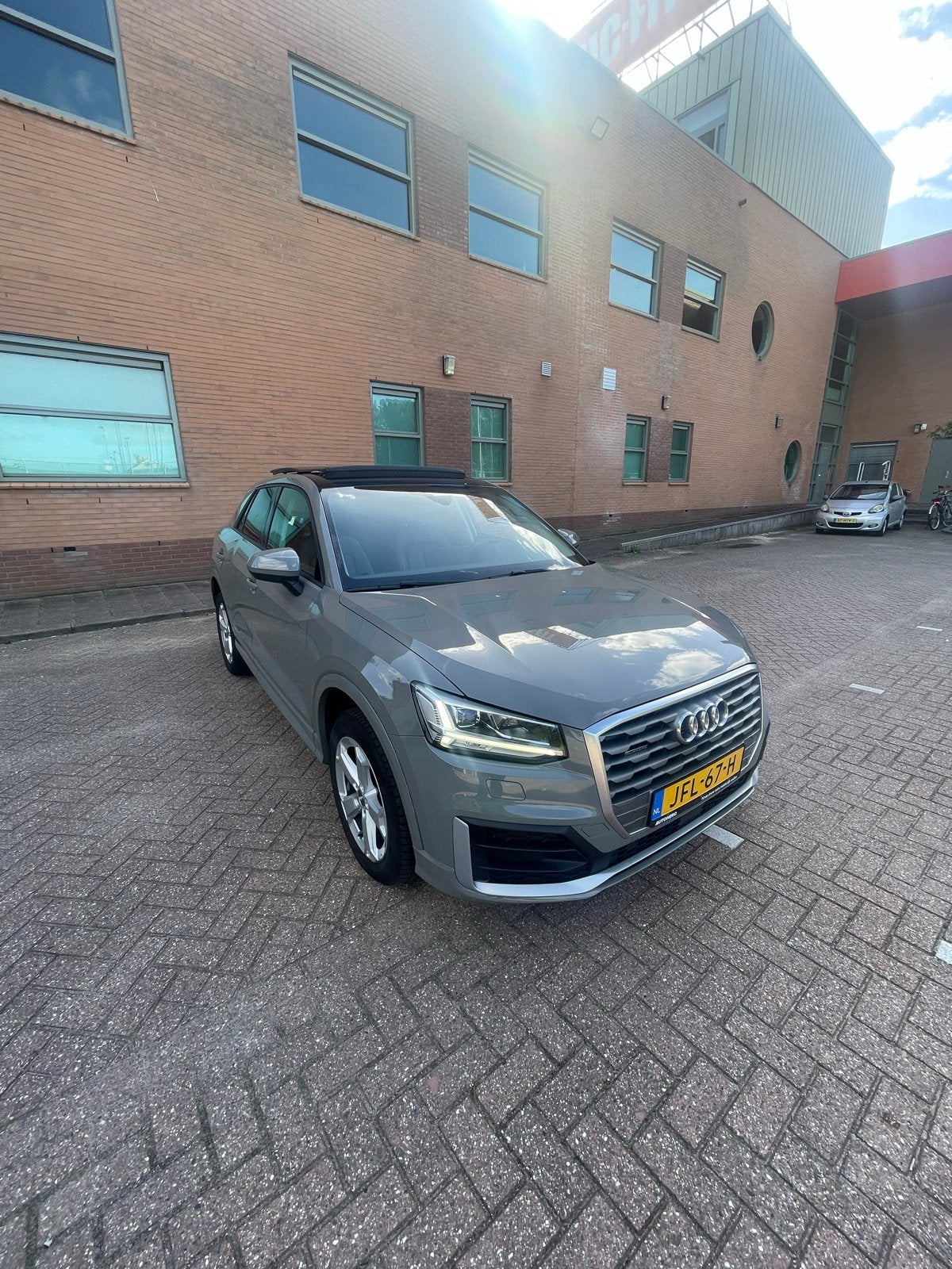 Audi Q2 2.0 Tfsi 190pk S Tronic Quattro 2018 Grijs, Auto's, Automaat, Dealer onderhouden, 1984 cc, Leder