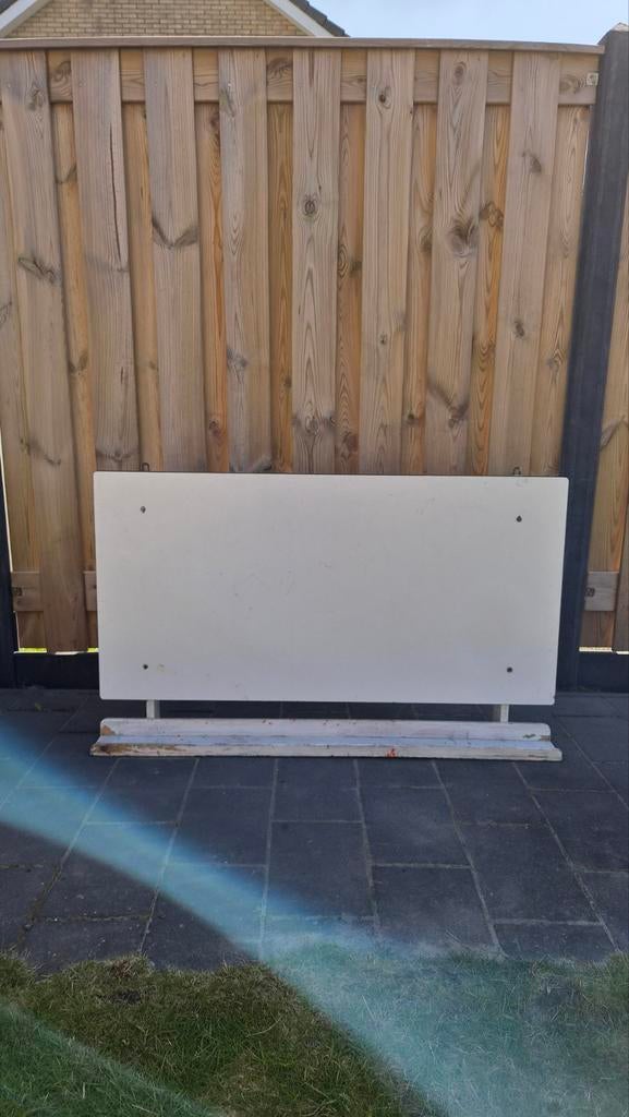 Verfbord voor aan de muur, Ophalen, Ezel