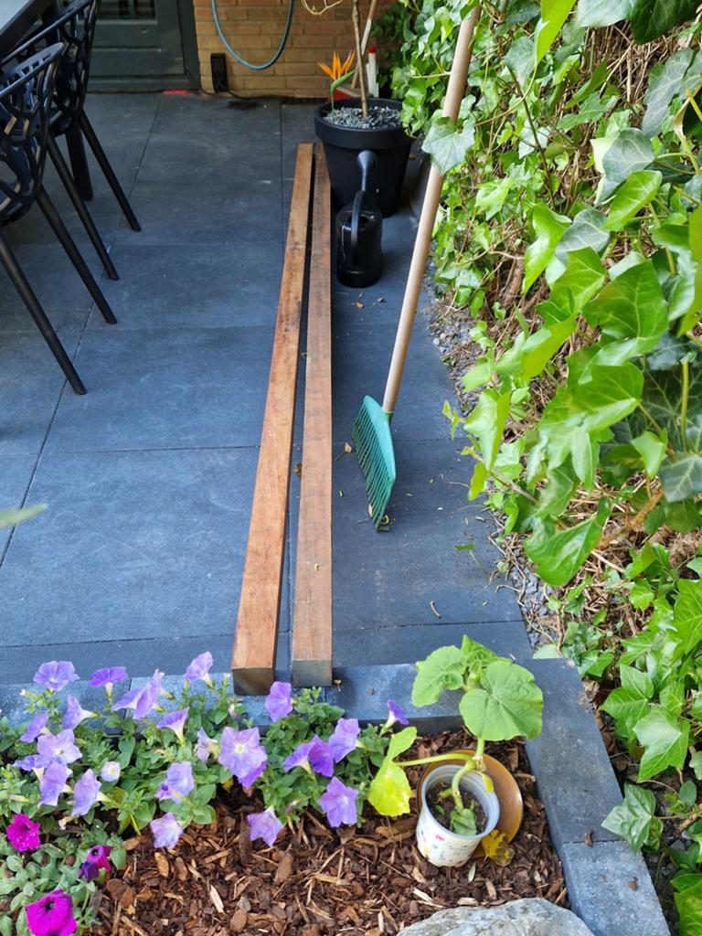 Twee nieuwe hardhouten Meranti palen., Ophalen, Minder dan 180 cm, Palen