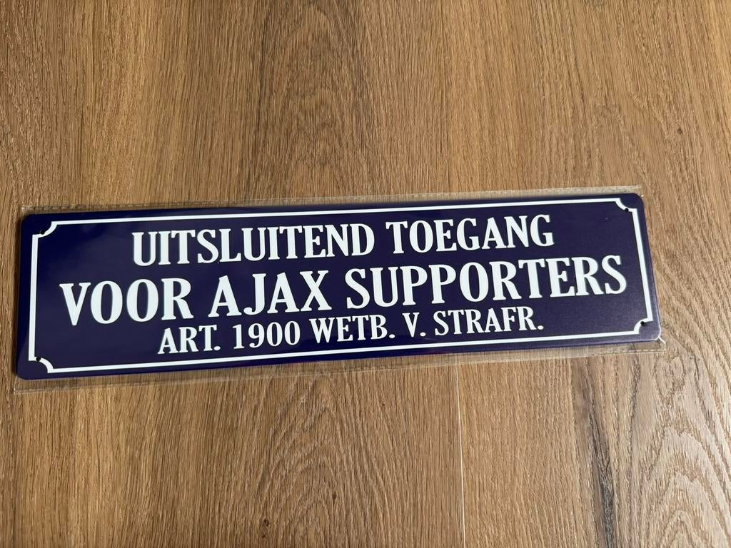 Uitsluitend toegang voor Ajax supporters, Ophalen of Verzenden, Zo goed als nieuw