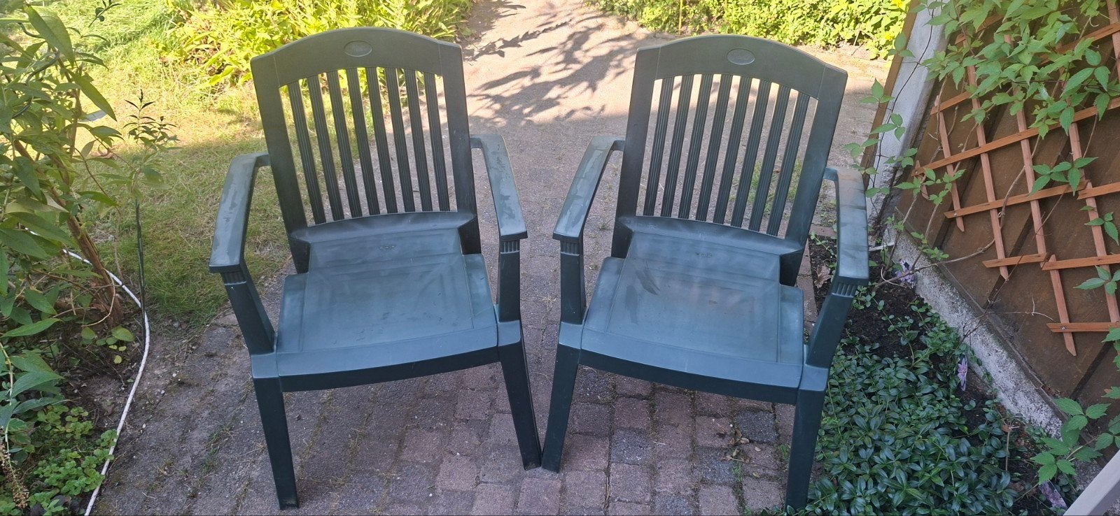 Hartman tuinstoelen - 2 stuks - donkergroen, Ophalen, Gebruikt, Kunststof, Stapelbaar
