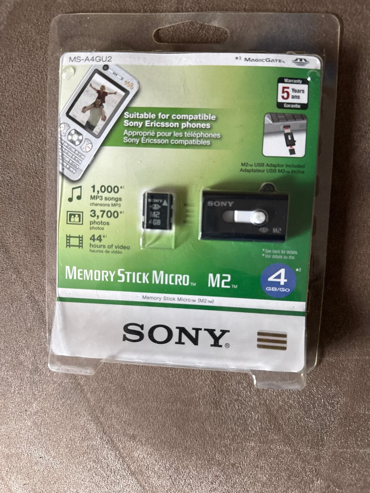 Sony Memory Stick Micro M2 4GB met USB-adapter, Memory stick, Nieuw, Ophalen of Verzenden, Smartphone