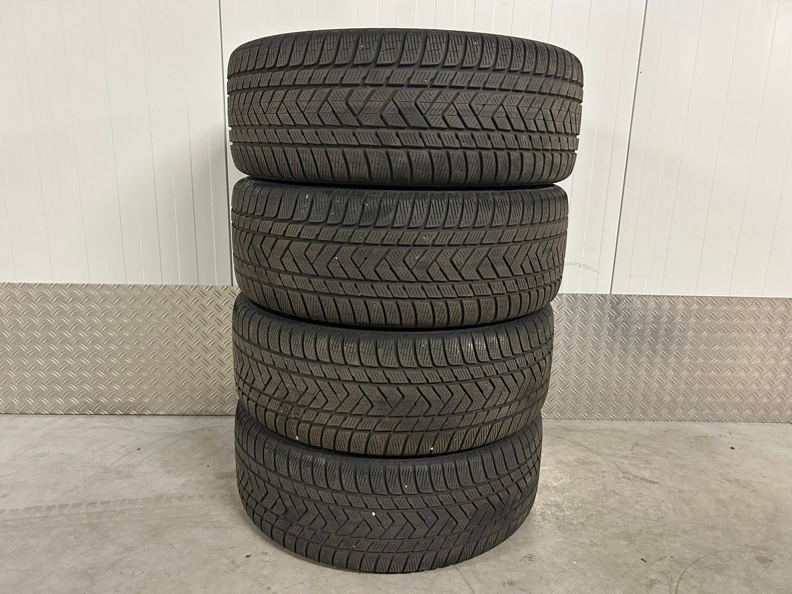 Originele Volvo XC60 XC90 22inch Polestar engineered Pirelli, Auto-onderdelen, Banden en Velgen, Ophalen, Gebruikt, 265 mm, Banden en Velgen