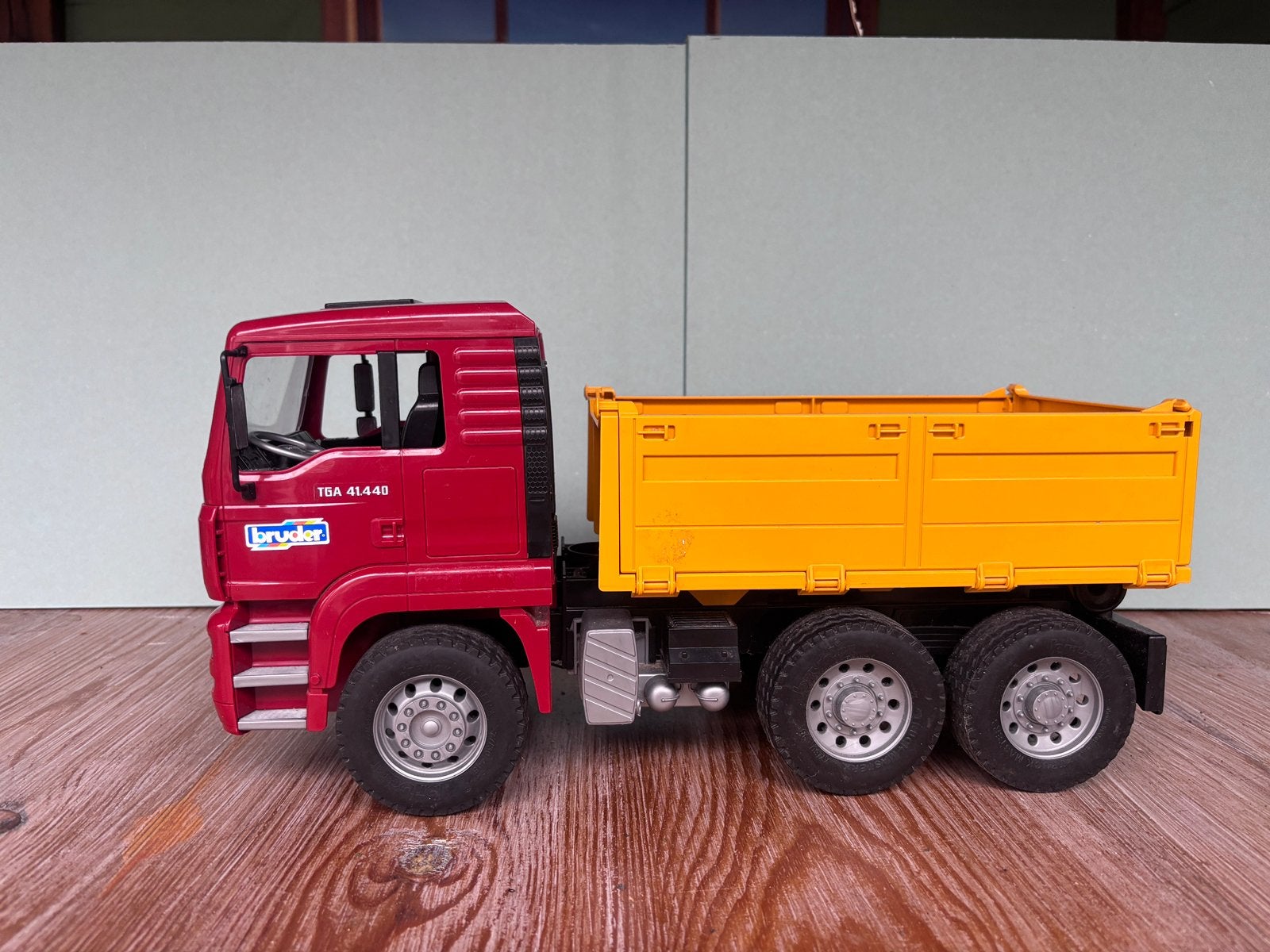 BRUDER MAN TGA kipper met Liebherr graafmachine, Kinderen en Baby's, Ophalen of Verzenden, Gebruikt