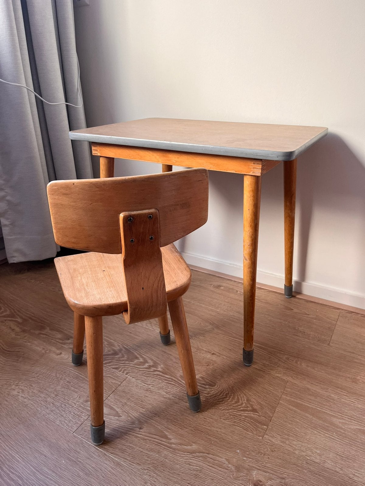 Vintage kleuterschool bureau en stoel, Ophalen, Gebruikt, Tafel(s) en Stoel(en)