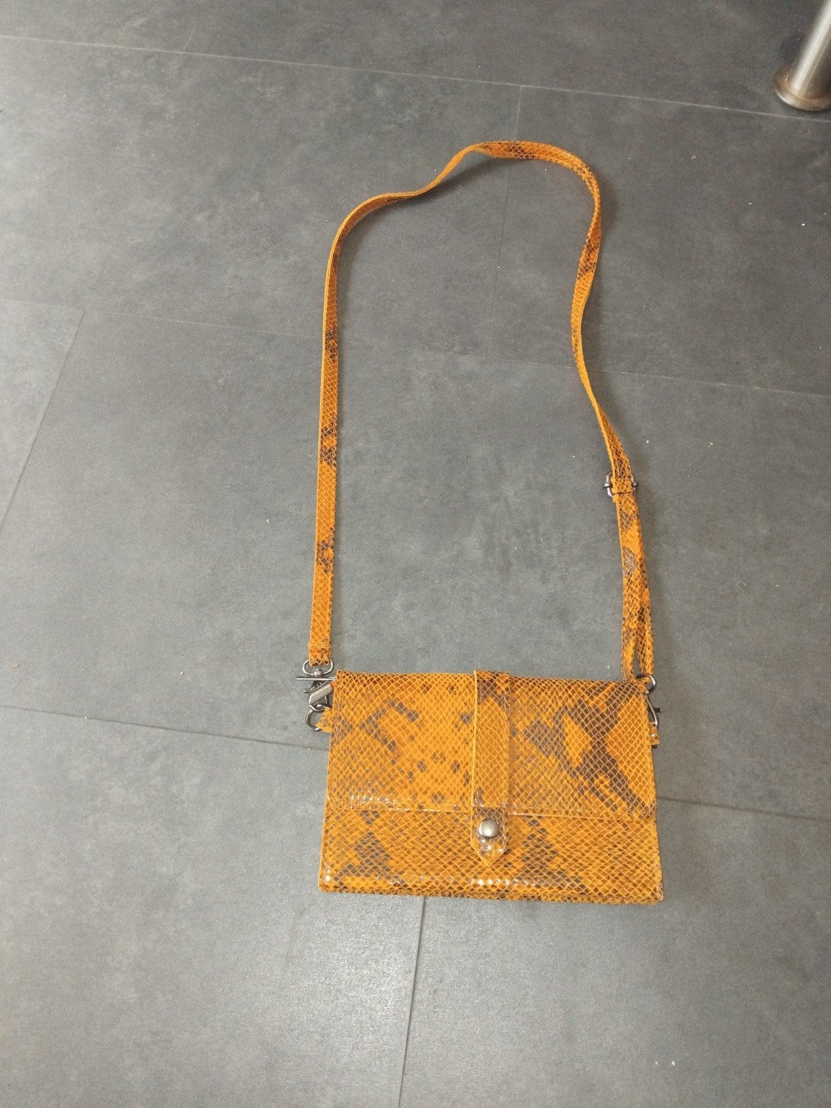 Borse in Pelle leren schoudertasje met slangenprint, Sieraden, Tassen en Uiterlijk, Tassen | Damestassen, Ophalen of Verzenden