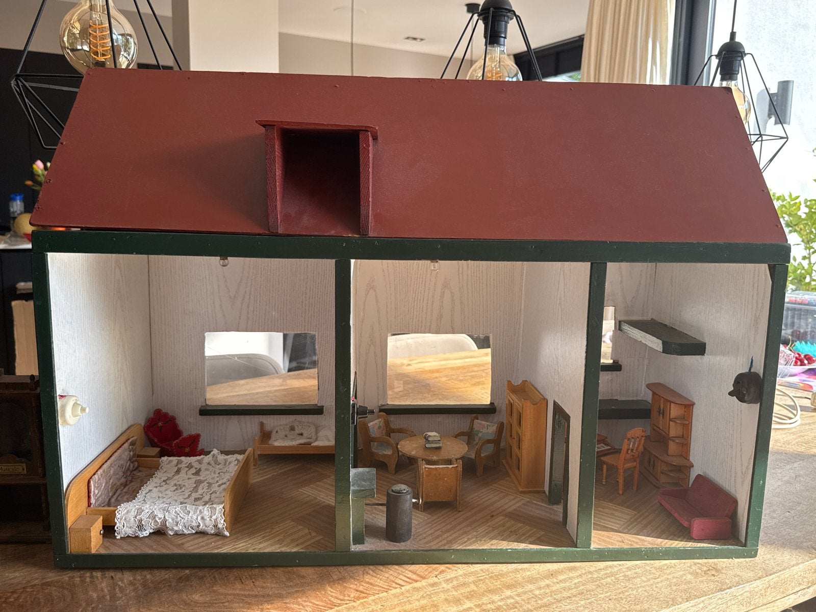 Vintage Poppenhuis met Meubels en Verlichting, Kinderen en Baby's, Speelgoed | Poppenhuizen, Ophalen, Gebruikt, Poppenhuis