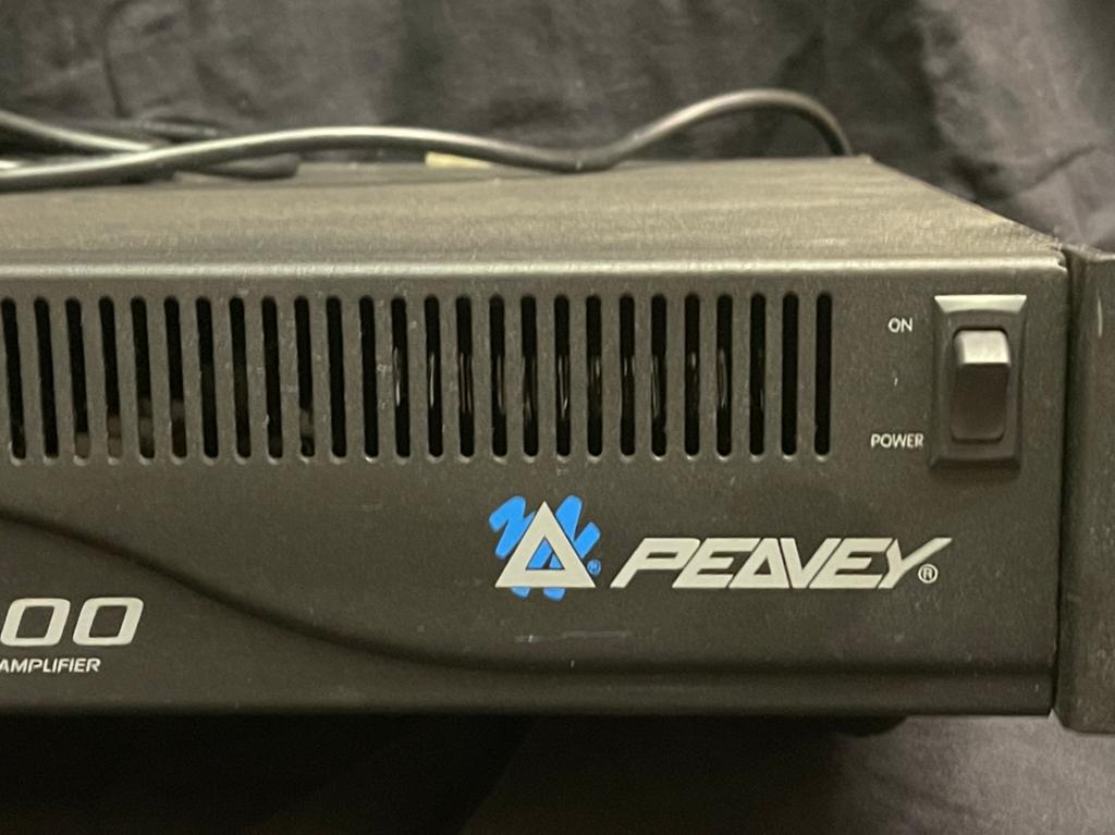 PV1500 Peavey versterker, Ophalen of Verzenden, Zo goed als nieuw, 500 tot 1000 watt