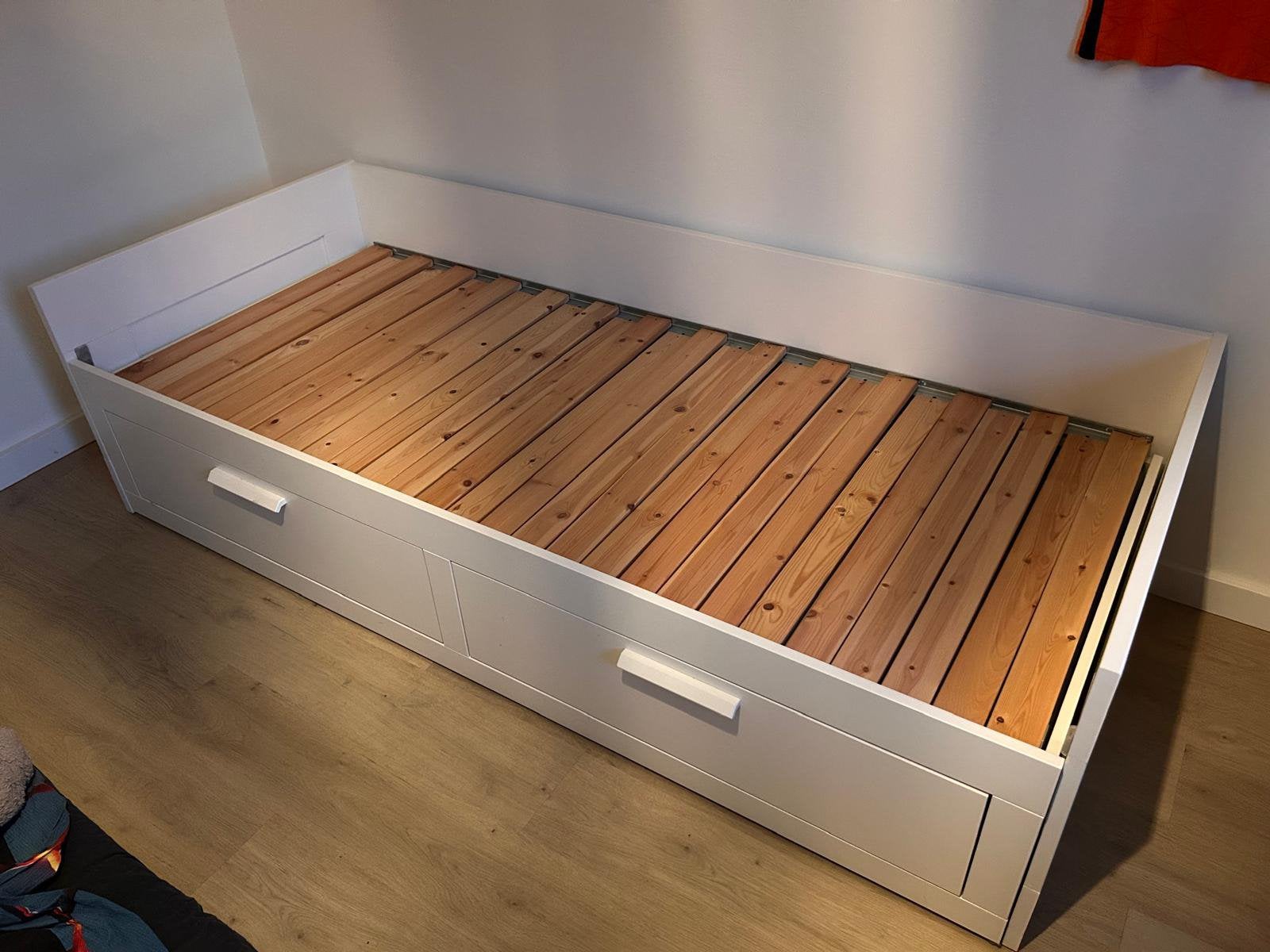 1 persoons uitschuifbaar bed met lades, Huis en Inrichting, Ophalen, 90 cm, Eenpersoons, Wit