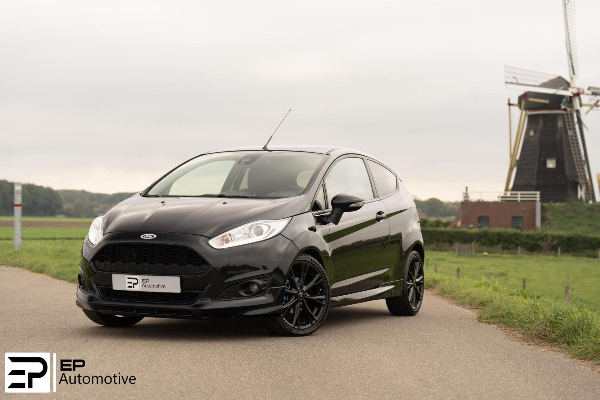 Ford Fiesta 1.0 EcoBoost Black Edition|PSensoor|17"|Cruise|, Voorwielaandrijving, Dealer onderhouden, Stof, 1028 kg