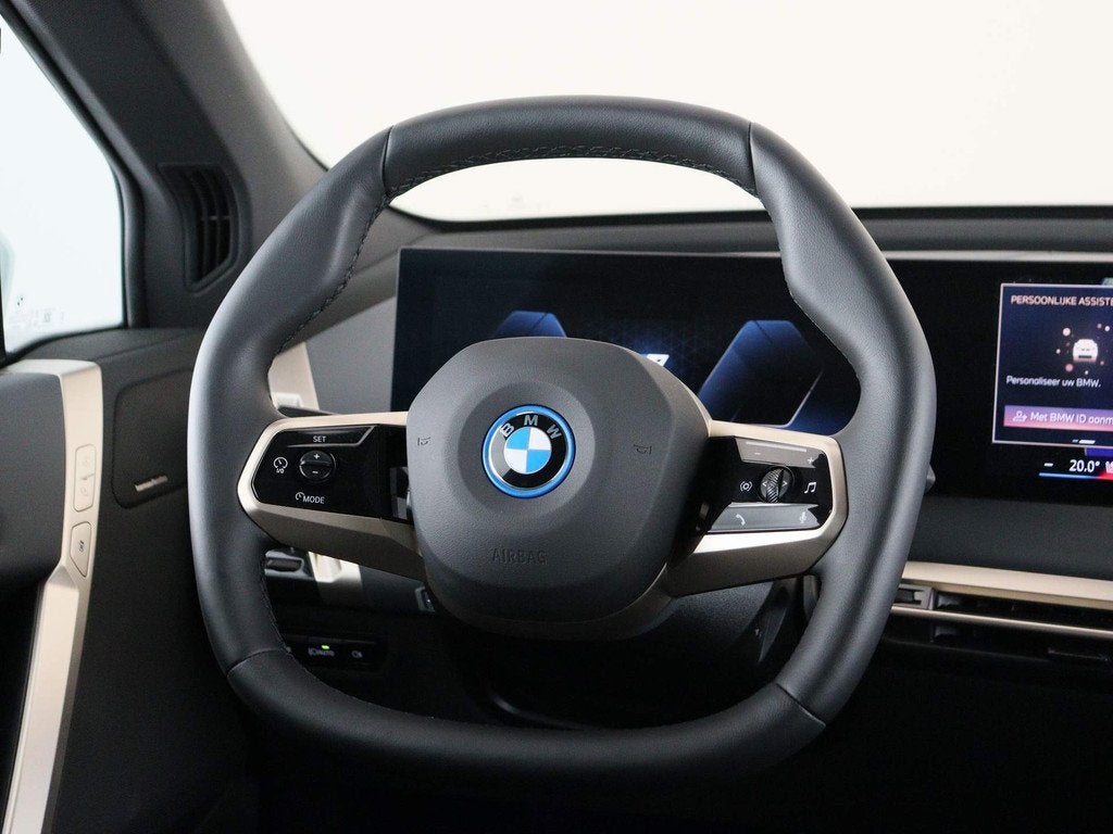 BMW iX xDrive40 High Executive Sportpakket SoH 100%, Auto's, BMW, Automaat, Gebruikt, Met garantie (alle), Wit