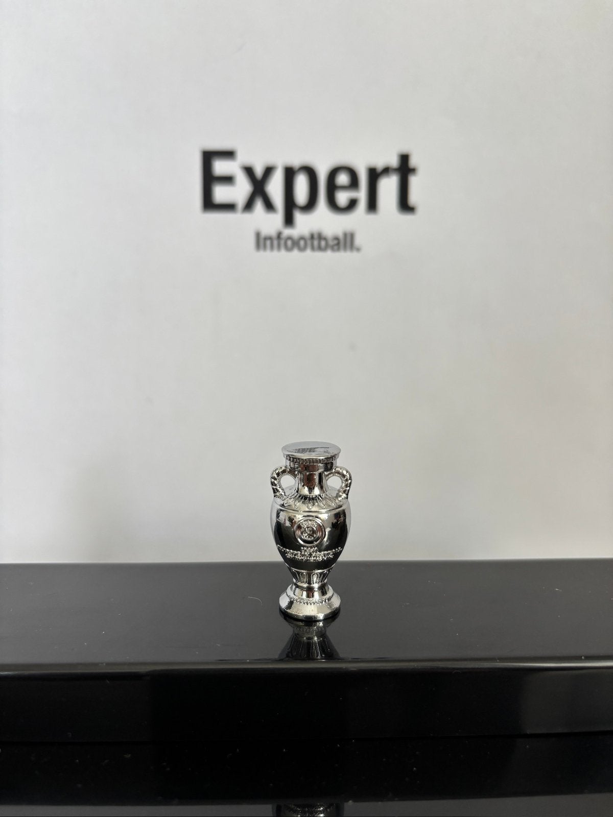 EK mini beker, Verzamelen, Ophalen of Verzenden, Nieuw, Buitenlandse clubs, Beeldje of Poppetje