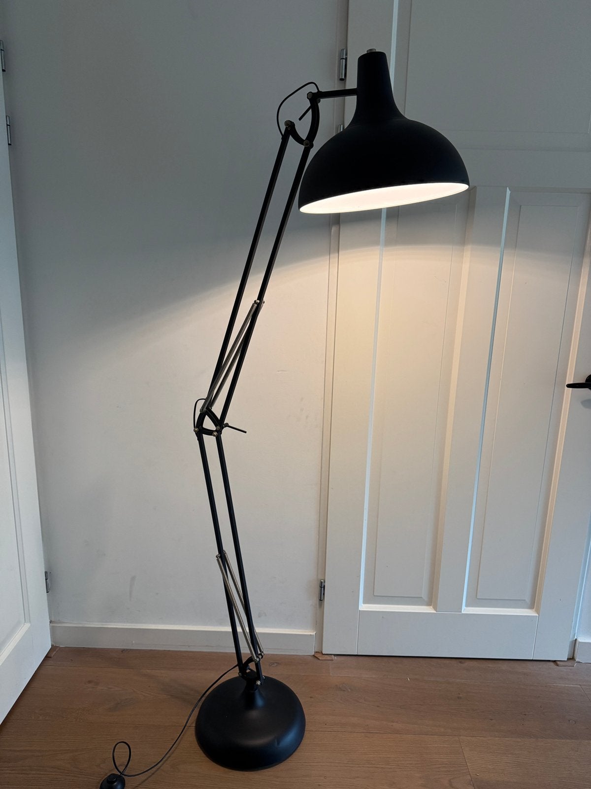 Pixar vloerlamp zwart, Ophalen, Gebruikt, E27 (groot), Metaal