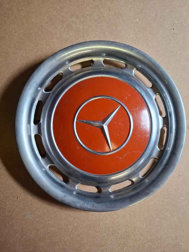 Mercedes-Benz wieldoppen W110/W111/W108 - 39cm, Ophalen of Verzenden, Gebruikt, Mercedes-Benz