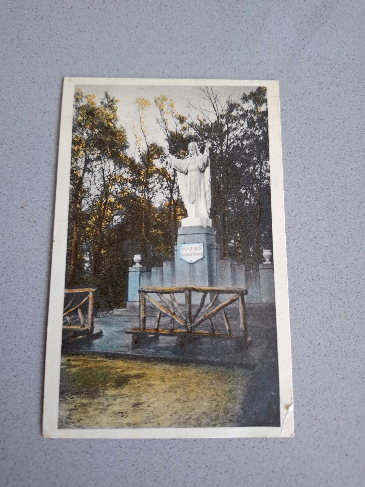 Oude Ansichtkaart: Heilig Hartbeeld, Bergen N.H., Ophalen of Verzenden, 1920 tot 1940, Gelopen, Noord-Holland