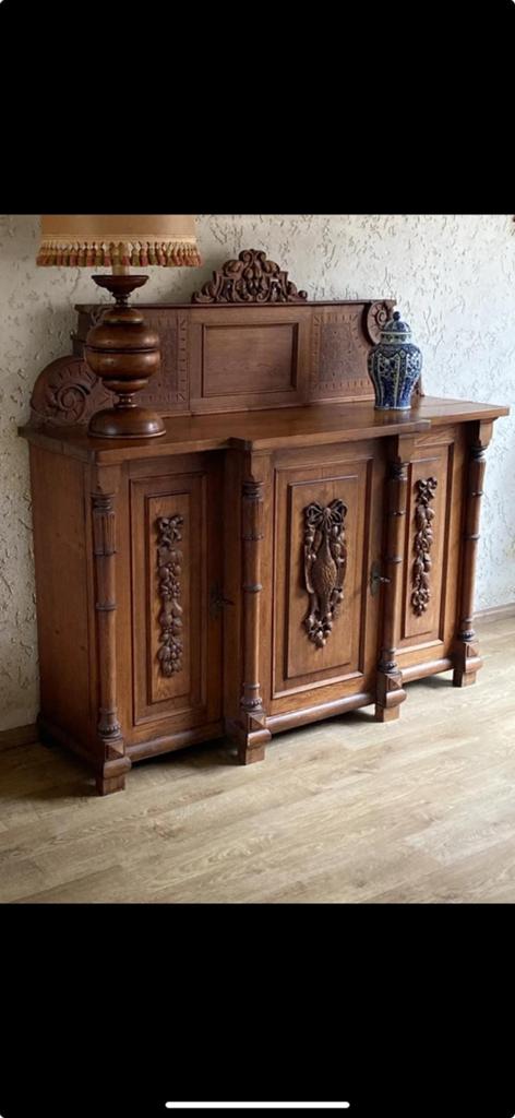 Antiek dressoir met houtsnijwerk, Ophalen
