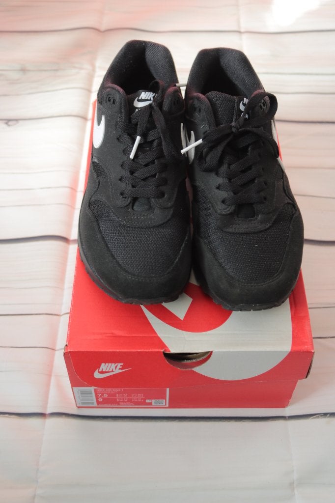 Air Max 1, Zwart, Nike, Ophalen of Verzenden, Sneakers of Gympen