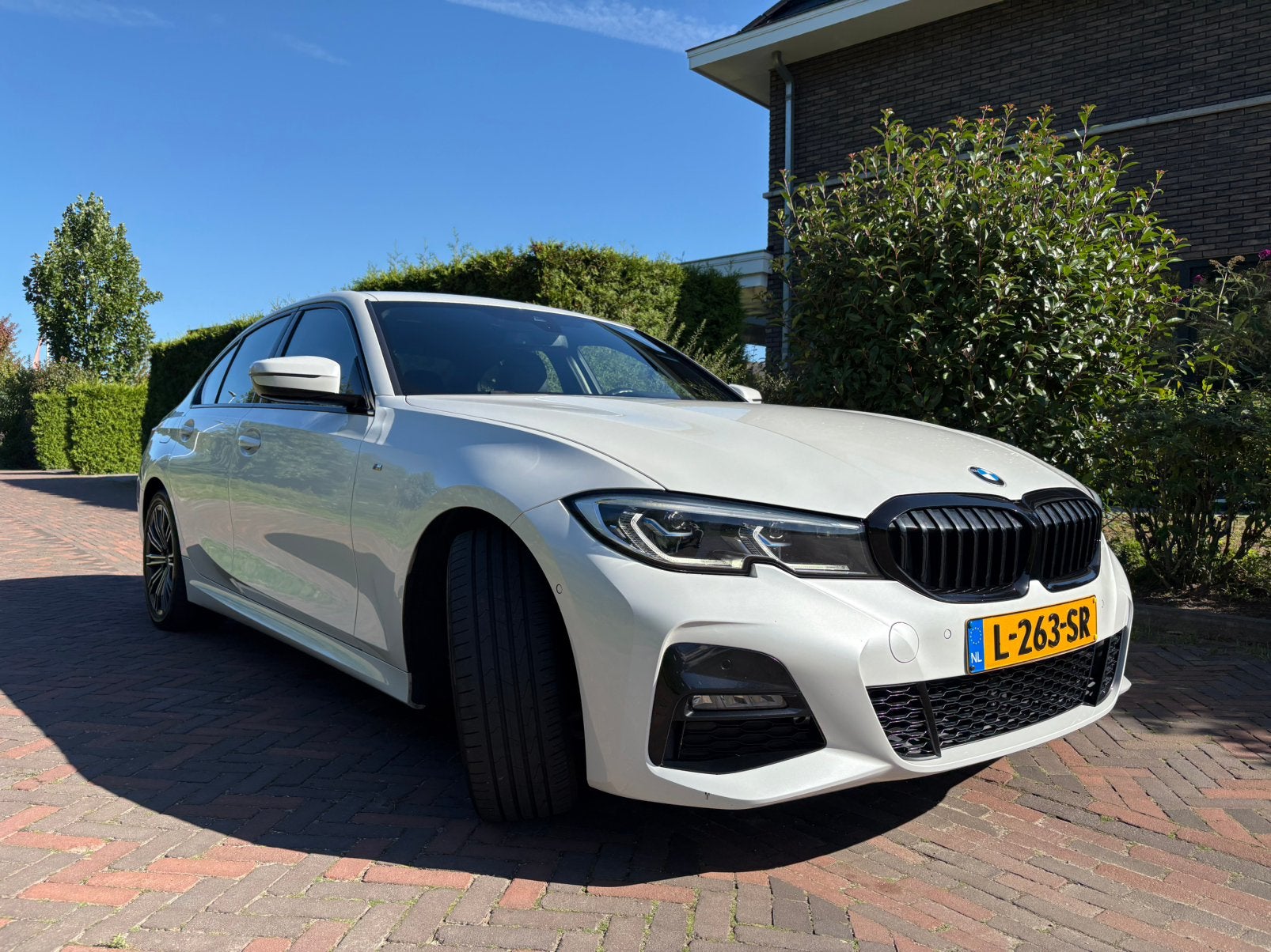 BMW 3-Serie 318i Aut 2021 Wit, Automaat, 1998 cc, Achterwielaandrijving, Zwart