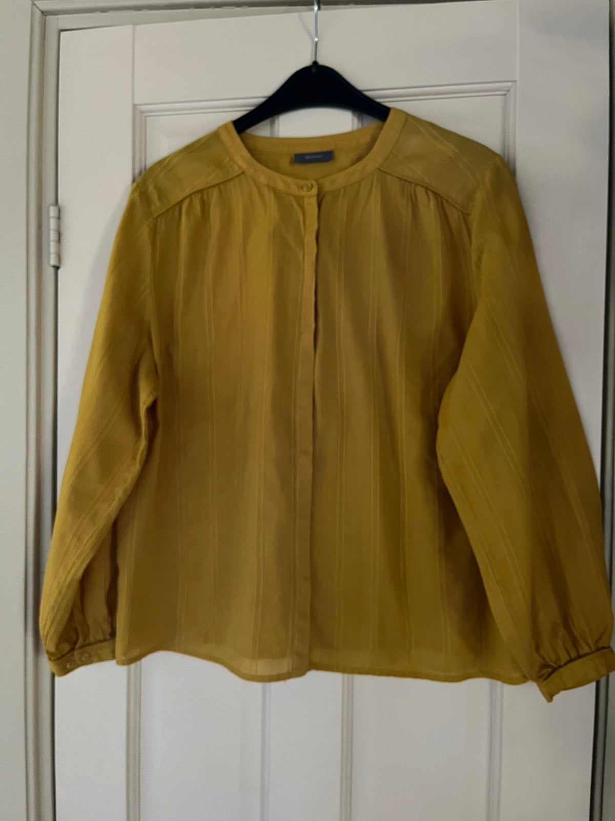 Mosterdgele blouse met lange mouwen. Maat 46, Verzenden, Zo goed als nieuw, Maat 42/44 (L), Geel