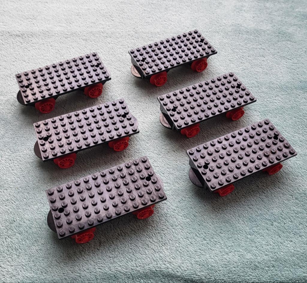 Lego trein blauwe rails kort model wagon onderstellen., Ophalen of Verzenden, Gebruikt, Losse stenen, Lego