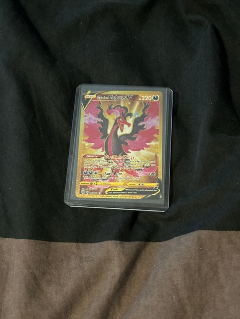 Galarian Moltres V Full Art Pokémon Kaart, Hobby en Vrije tijd, Ophalen of Verzenden, Zo goed als nieuw, Losse kaart