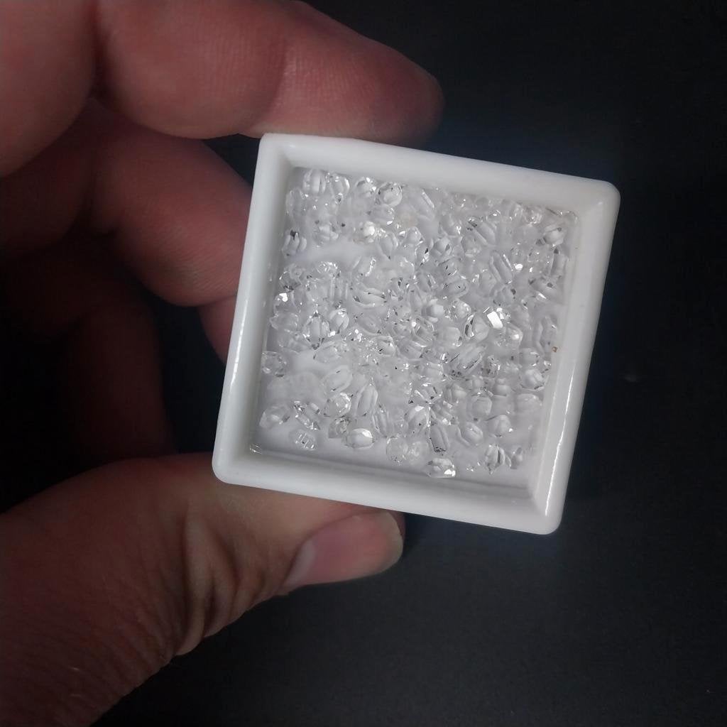 Lot met kleine herkimer kwarts puntjes, Ophalen of Verzenden, Zo goed als nieuw