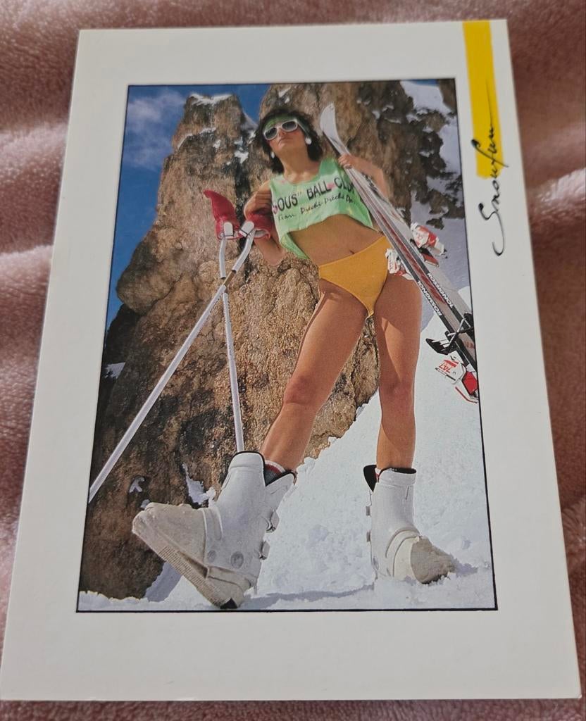 Sexy schaars geklede dame op de piste, Verzenden, 1980 tot heden, Ongelopen, Overige thema's