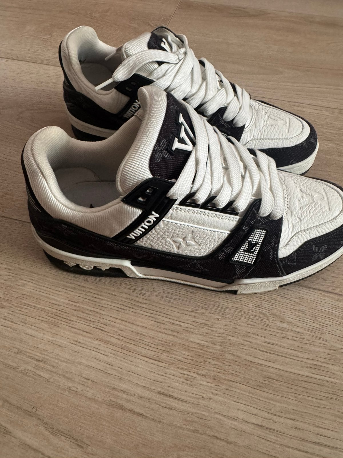 louis vuitton sneaker maat 381/2, Kleding | Dames, Schoenen, Ophalen of Verzenden, Zo goed als nieuw