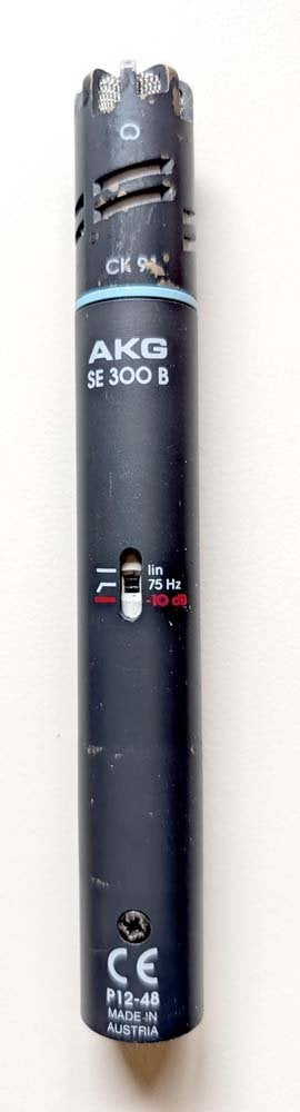 AKG SE300B voedingsmodule met CK91 rondom kapsel, Ophalen of Verzenden, Gebruikt, Studiomicrofoon