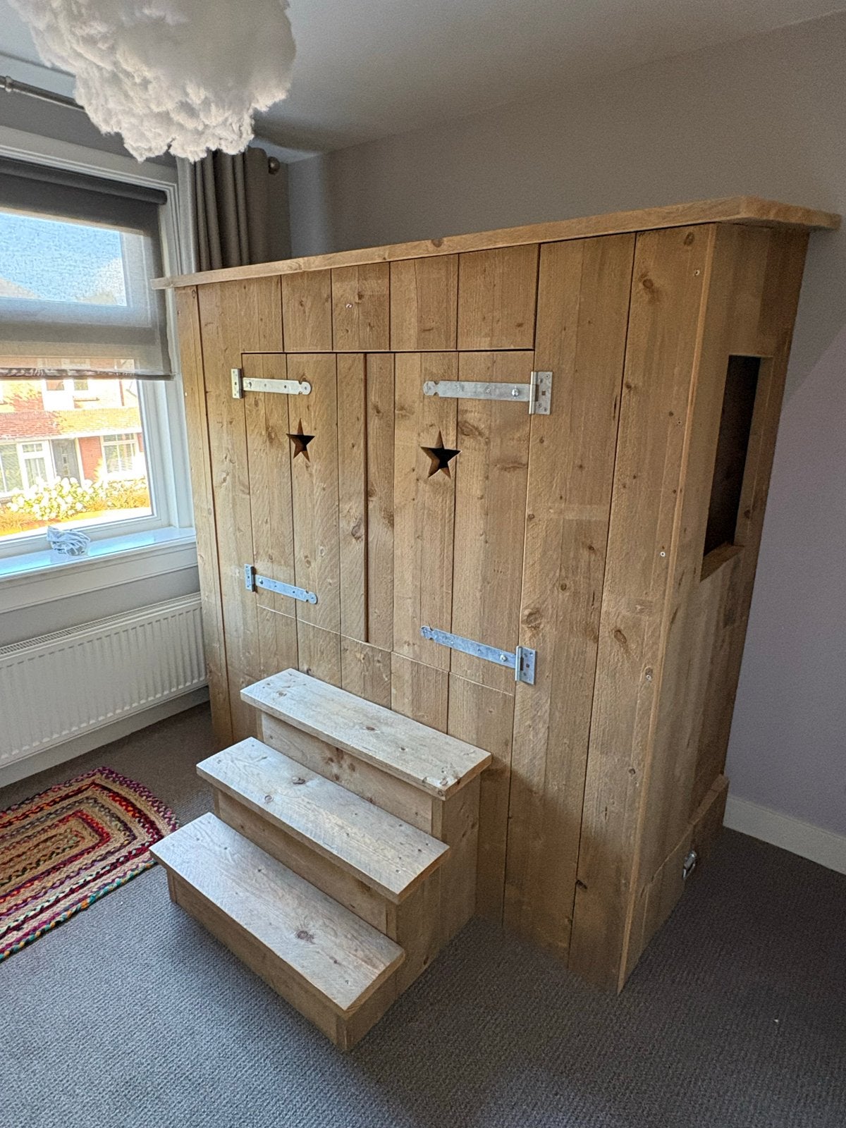 Peuterbedstee met opberglades en matras - Houten huisbed, Ophalen, Bruin, 190 cm of minder, Zo goed als nieuw