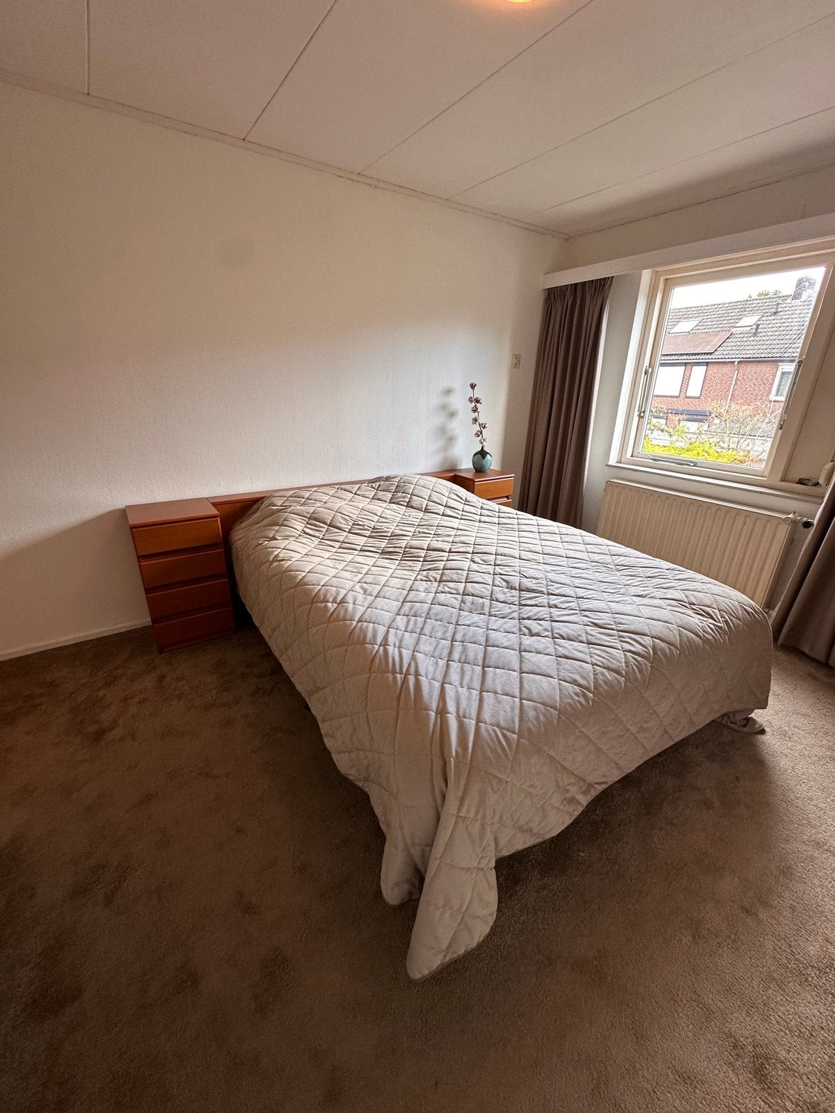 Seniorenbed 2-persoons met kersenhouten ombouw en kasten, Ophalen, Gebruikt, Bruin, Tweepersoons
