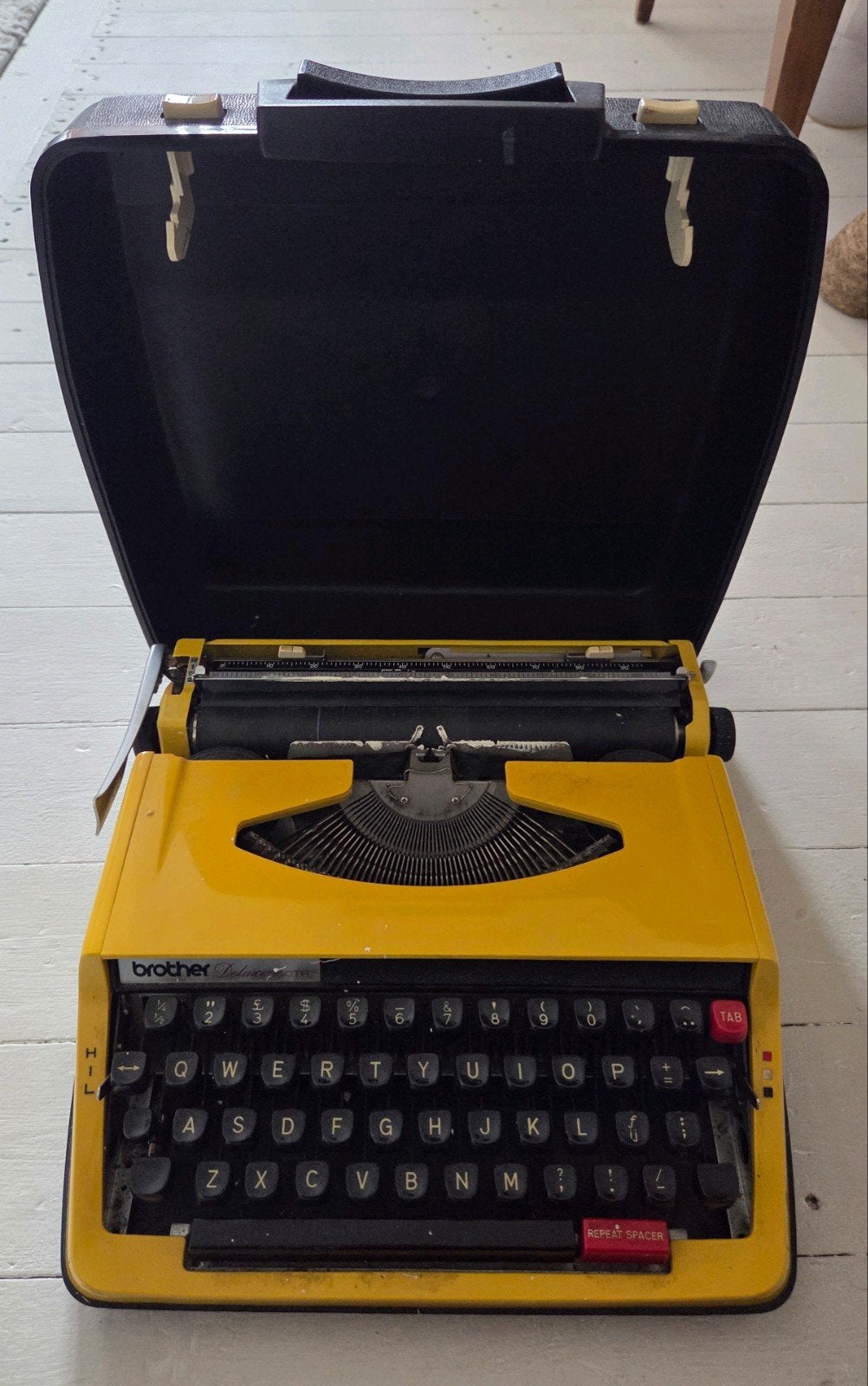 Typemachine Brother Deluxe 850TR warm geel jaren ‘70, Diversen, Typemachines, Ophalen of Verzenden, Gebruikt