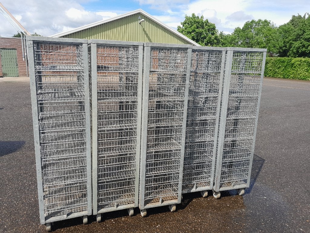 Te koop,  containers, Ophalen, Zo goed als nieuw, Kooi-accessoires