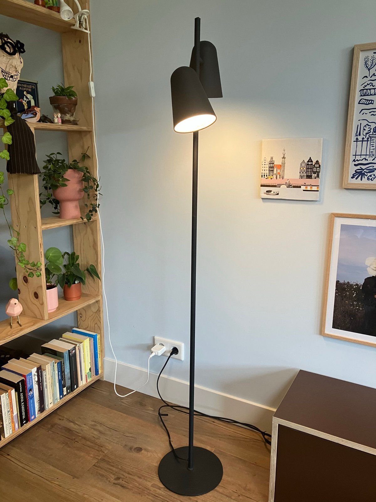 Moderne Zwarte Vloerlamp met Twee Verstelbare Kappen, Ophalen, Zo goed als nieuw, Metaal, 150 tot 200 cm