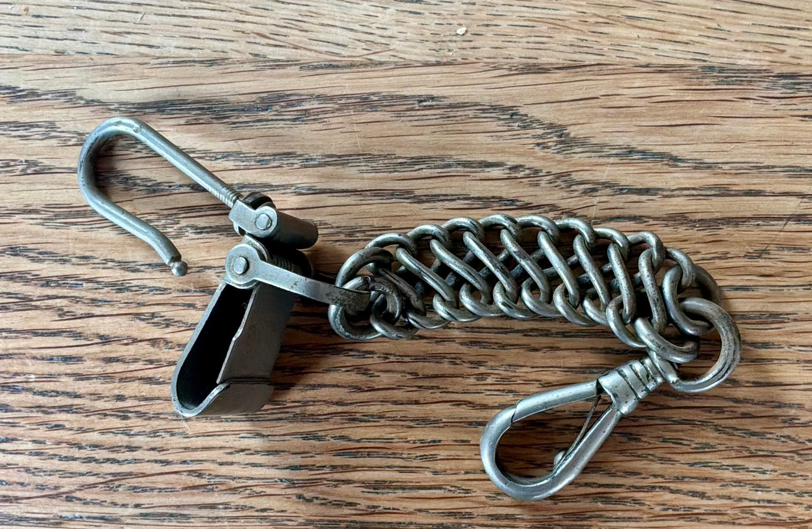 Heavy-duty British military/police whistle-chain button hook, Verzamelen, Ophalen of Verzenden