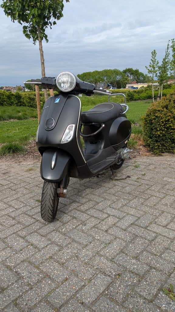 Vespa lx 50 4t 4v - geldig brom kenteken - kleine opknapper, Fietsen en Brommers, Scooters | Vespa, Ophalen, Gebruikt, Maximaal 45 km/u