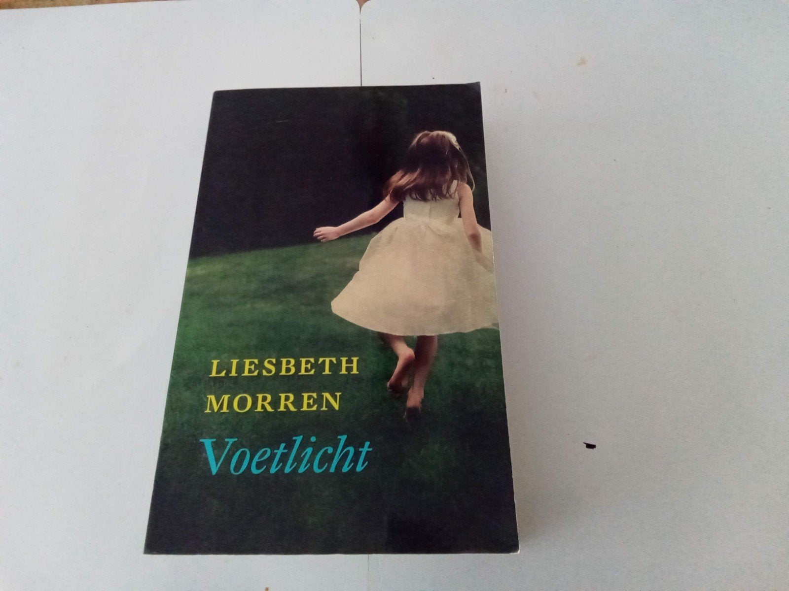 Voetlicht  ( Liesbeth Morren, Boeken, Ophalen of Verzenden, Gelezen