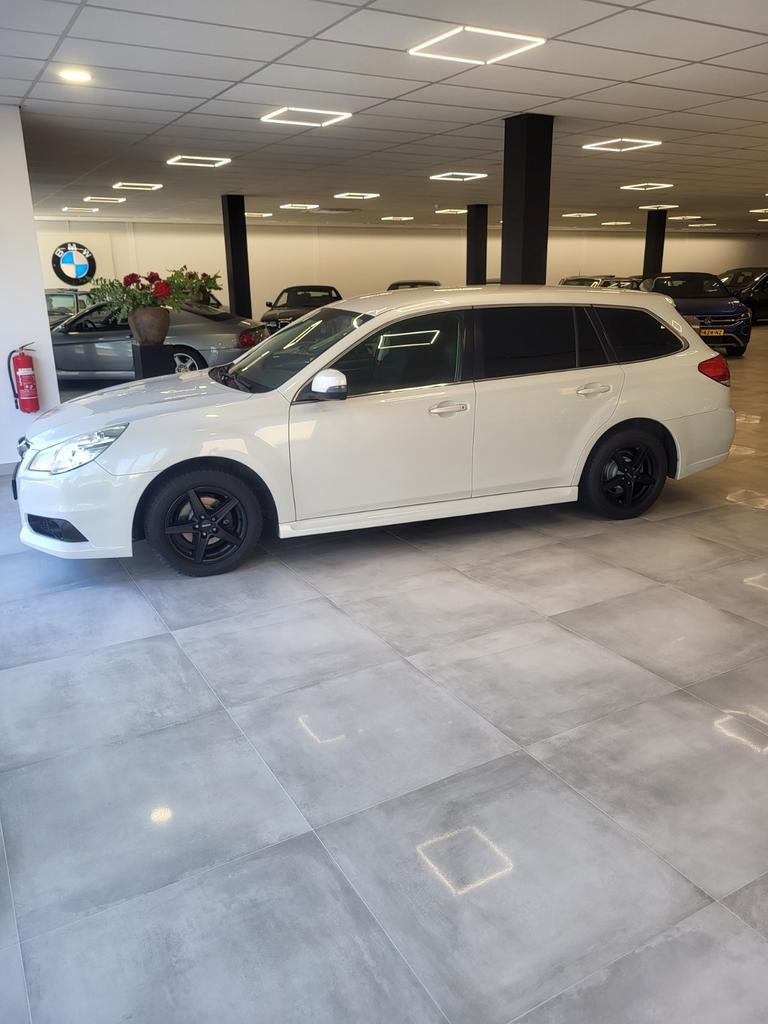 Subaru Legacy 2.0 I Touring Wagon AWD CVT 2013 Wit, Automaat, 1995 cc, Zwart, 4 cilinders