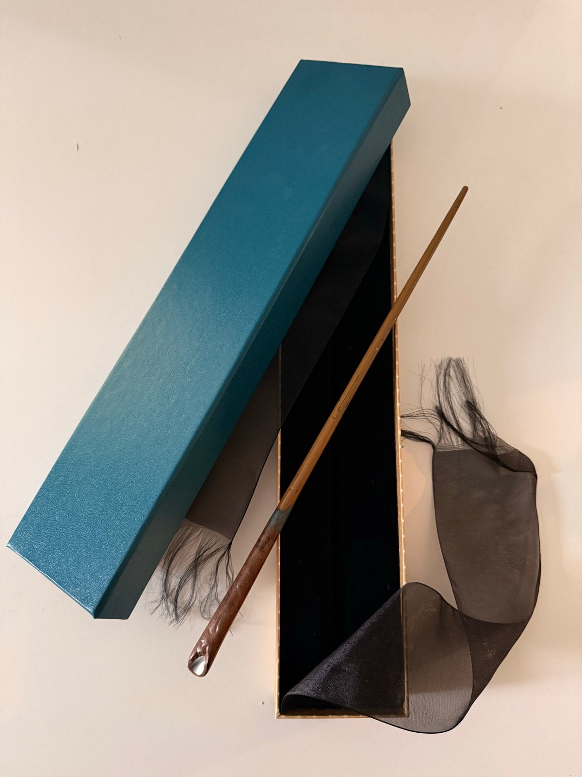 Newt Scamander toverstaf - Fantastic Beasts replica, Verzamelen, Ophalen of Verzenden, Zo goed als nieuw, Replica