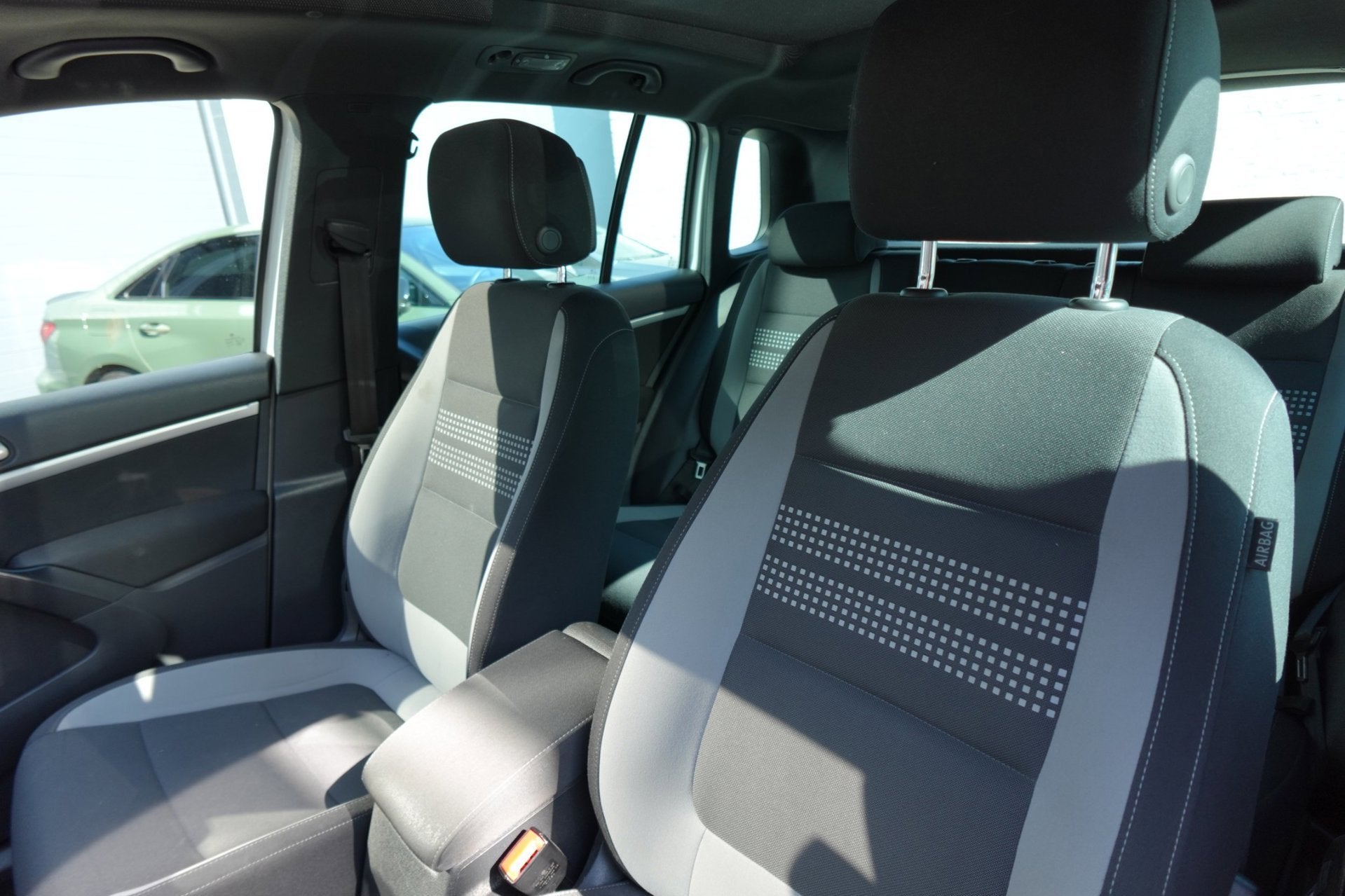 Volkswagen Tiguan 2.0 TDI Track&Field 4Motion PANO TREKHAAK, Automaat, Parkeersensor, Stof, Gebruikt